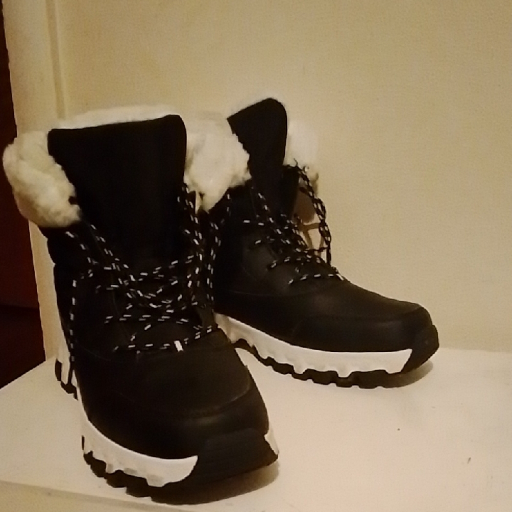 Women's Black and White Winter Boots